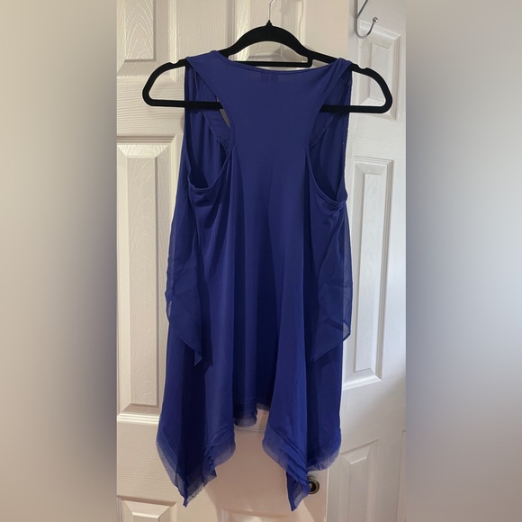 Beautiful Sleeveless Tunic - Picture 2 of 5